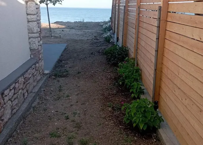 House On The Wave Relax